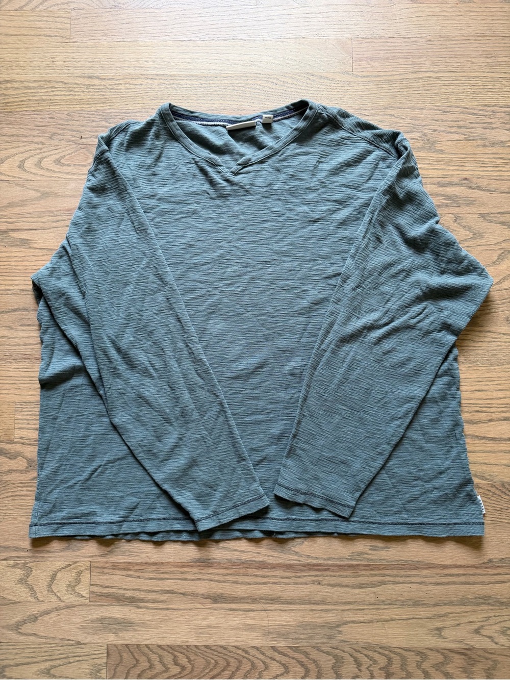 Men's Long-Sleeve V-Neck Shirt in Slate Green